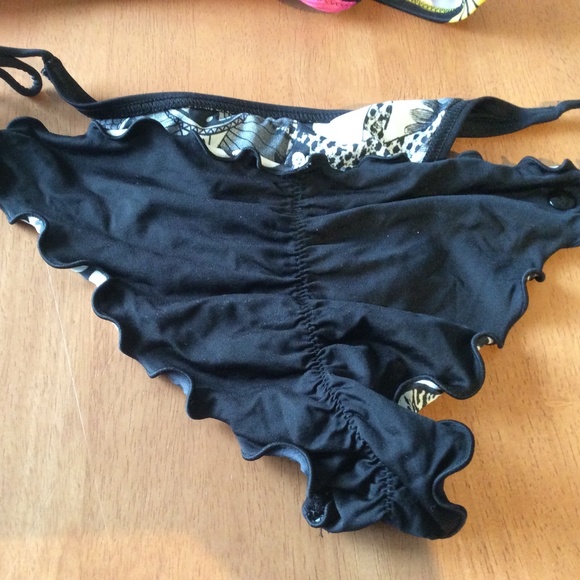 34DD Shade Shore Top and Black Bottoms - Picture 2 of 5